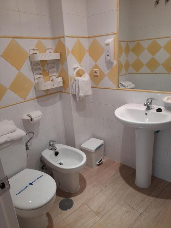 קוניל דה לה פרונטרה Hostal Casandra - Antiguo Hostal Los Valencianos חדר תמונה
