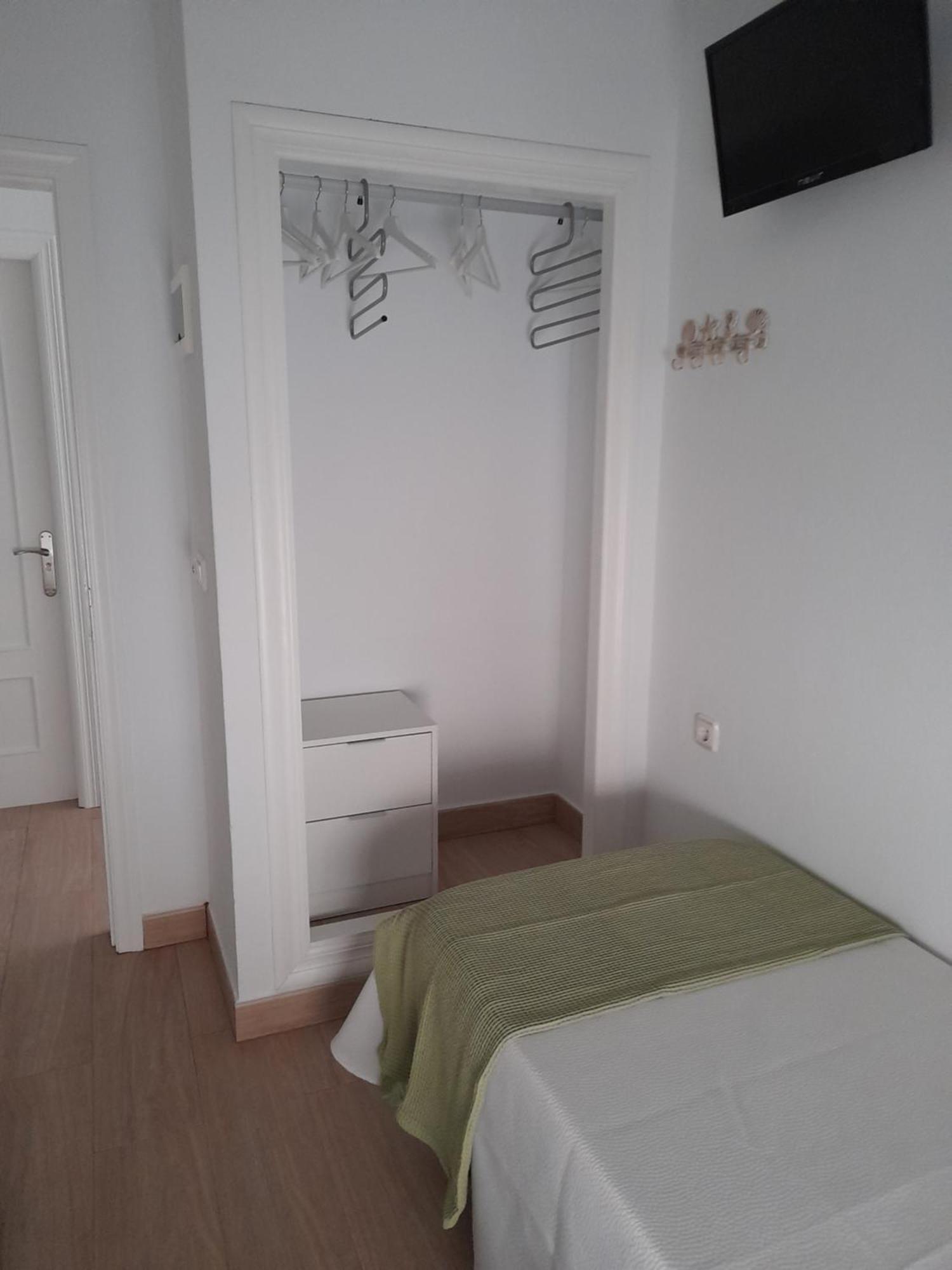קוניל דה לה פרונטרה Hostal Casandra - Antiguo Hostal Los Valencianos מראה חיצוני תמונה