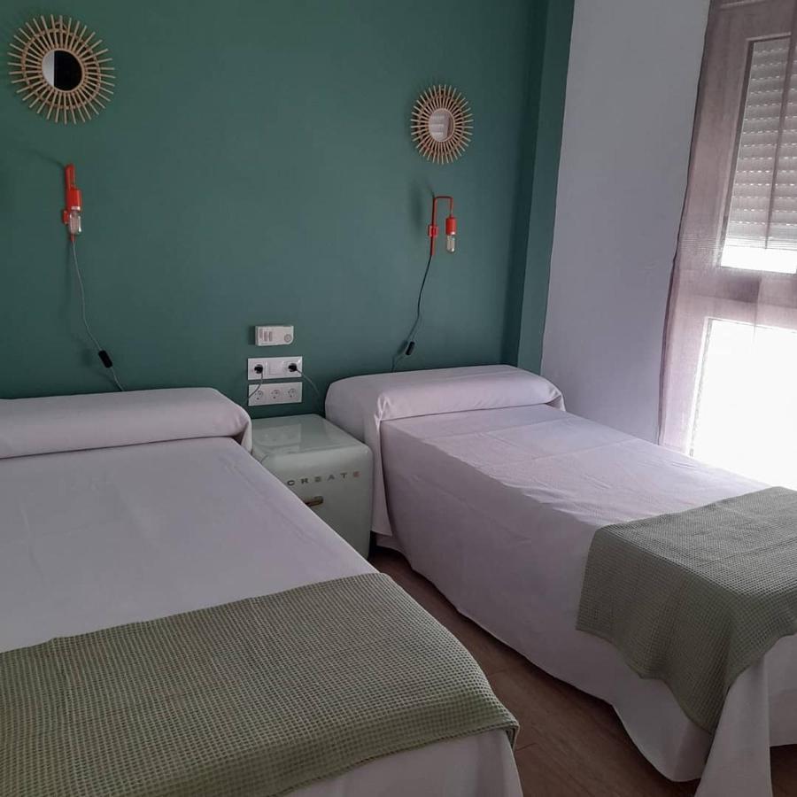 קוניל דה לה פרונטרה Hostal Casandra - Antiguo Hostal Los Valencianos מראה חיצוני תמונה