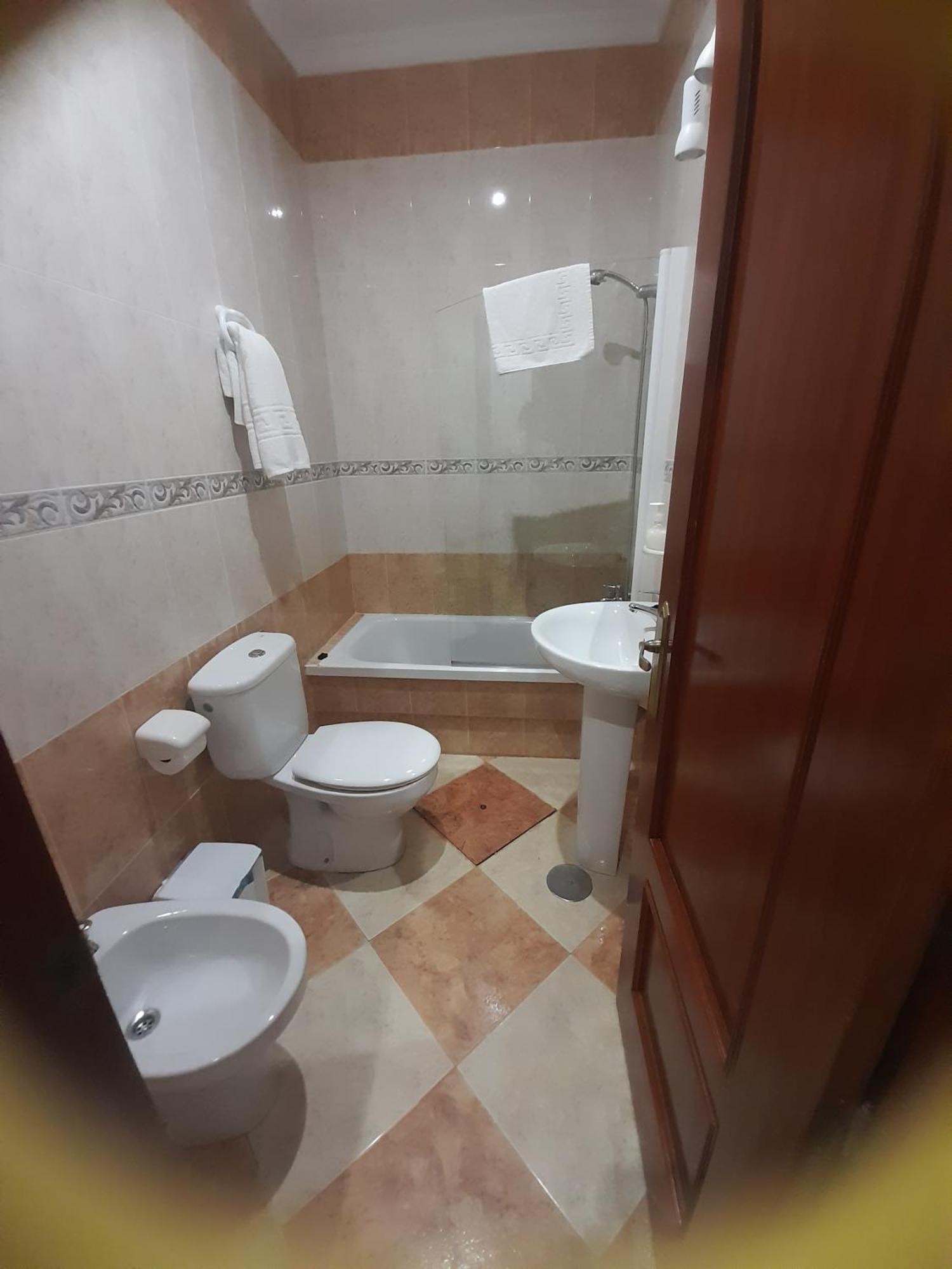 קוניל דה לה פרונטרה Hostal Casandra - Antiguo Hostal Los Valencianos מראה חיצוני תמונה